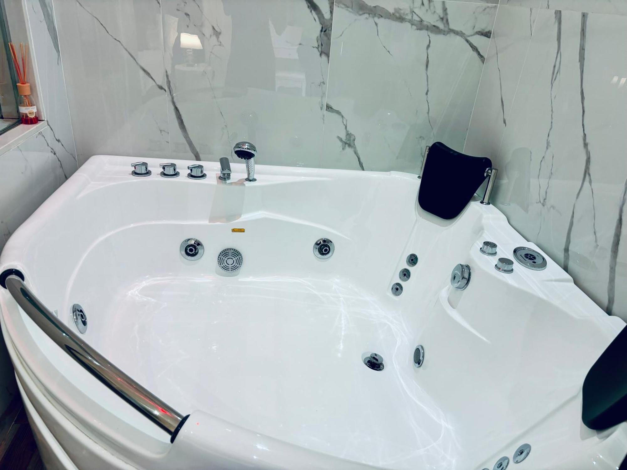 Matriosca Suites Рим Екстериор снимка